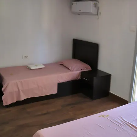 Sefabrothershotel 4* Golem (Tirana)