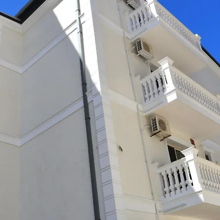 Sefabrothershotel 4* Golem (Tirana)