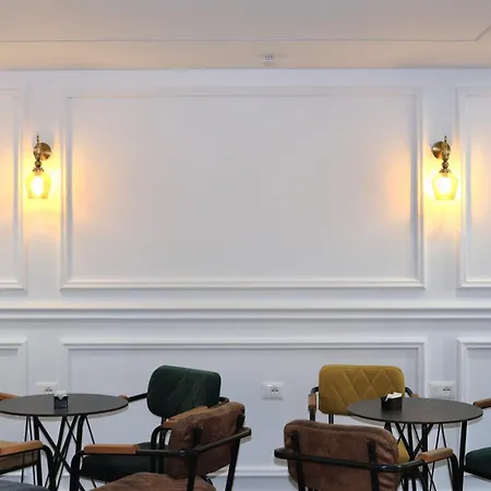 Sefabrothershotel Golem (Tirana)